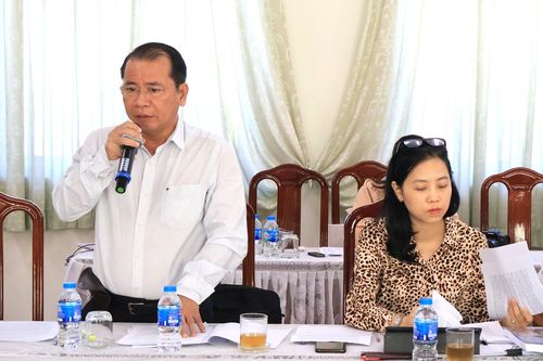 Các đại biểu HĐND tỉnh Cụm tổ số 2 quan tâm công tác thu hồi đất trồng lúa, đất rừng làm dự án