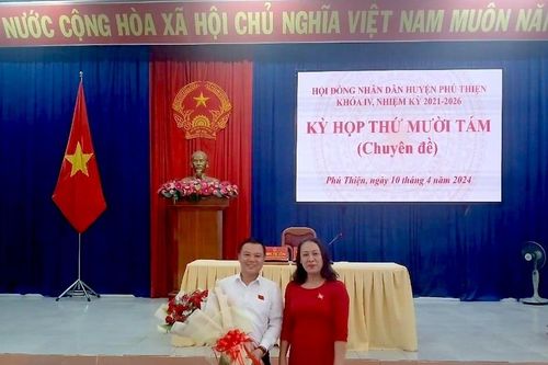 Ông Vũ Hồng Duy được bầu giữ chức Chủ tịch HĐND huyện Phú Thiện khóa IV