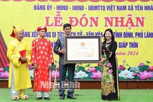 Tổ chức đón nhận Bằng xếp hạng di tích lịch sử-văn hóa cấp tỉnh Đình, phủ làng Yên Sư