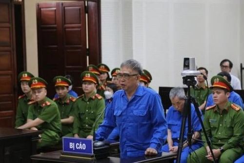 Ông Đỗ Hữu Ca nhận tội lừa đảo chiếm đoạt tài sản, bị đề nghị 10 - 11 năm tù