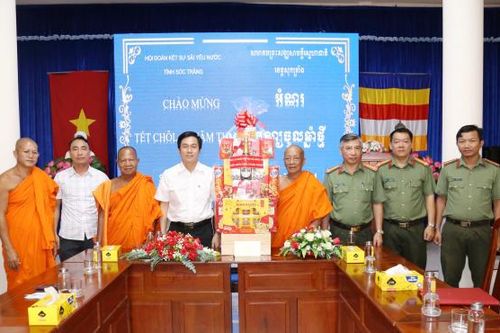 Cục An ninh nội địa chúc Tết Chol Chnam Thmay tại Sóc Trăng