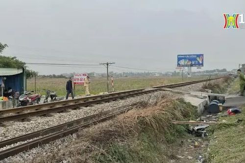 Tự mở lối đi qua đường sắt gây tai nạn chết người