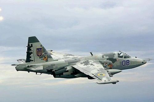Khoảnh khắc tiêm kích Su-25 Nga oanh tạc mục tiêu ở Ukraine