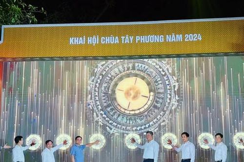 Thạch Thất: Hơn 100 gian hàng tham gia Hội chợ xúc tiến thương mại, gắn kết du lịch, quảng bá văn hóa