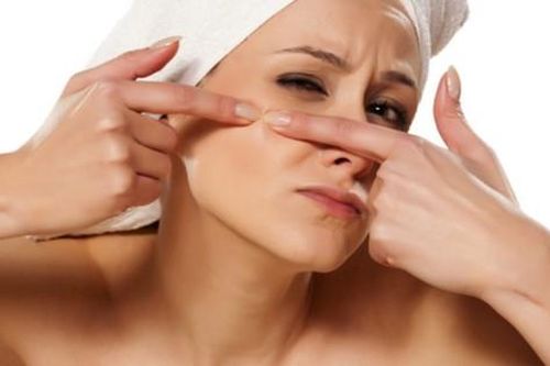 Tác hại khi nặn mụn không đúng cách