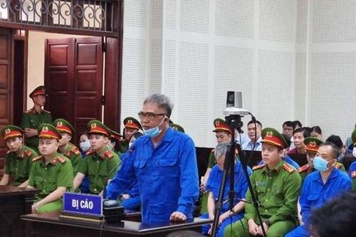 Ông Đỗ Hữu Ca đau lòng vì mang tấm thân già sống trong trại giam