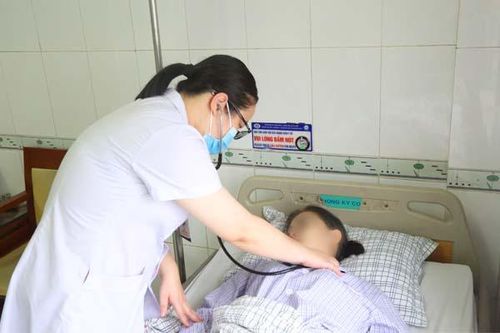 Ăn thịt chim bồ câu, cô gái trẻ bị sốc phản vệ phải nhập viện cấp cứu