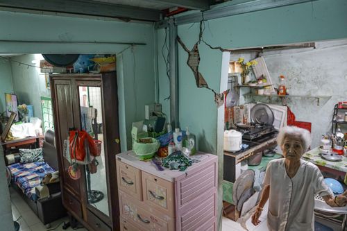 Thấp thỏm sống trong những căn nhà nứt vách dọc bờ kè Thanh Đa