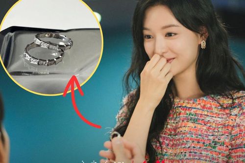 Cặp nhẫn cưới trong 'Nữ hoàng nước mắt' Kim Soo Hyun và Kim Ji Won giá tới hàng trăm triệu đồng