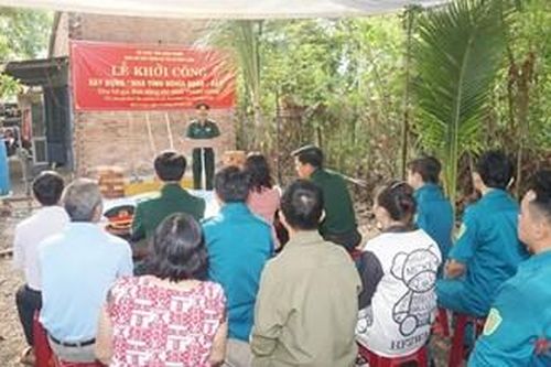 Bình Phước khởi công xây nhà 'Tình nghĩa quân - dân' tặng gia đình chiến sĩ khó khăn