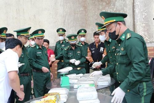 Hà Tĩnh: Chặt đứt đường dây ma túy xuyên quốc gia cực 'khủng'