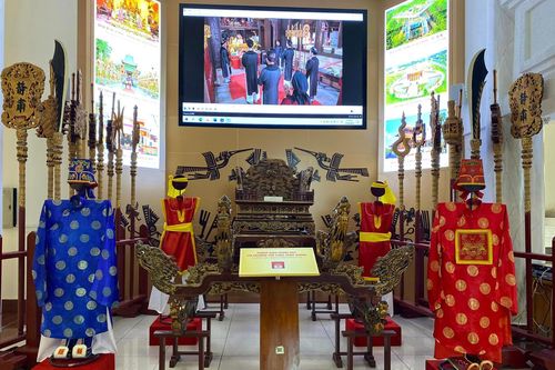 Trưng bày hàng trăm hiện vật quý dịp Giỗ Tổ Hùng Vương
