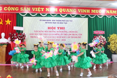 Cần Thơ: Cán bộ, GV, nhân viên trổ tài nuôi dưỡng, chăm sóc, giáo dục trẻ