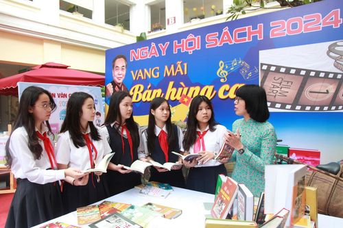 Học sinh quận Hoàn Kiếm hào hứng hưởng ứng Ngày hội sách