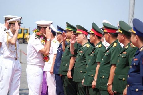 Tàu tuần dương của Hải quân Pháp thăm xã giao TP Đà Nẵng