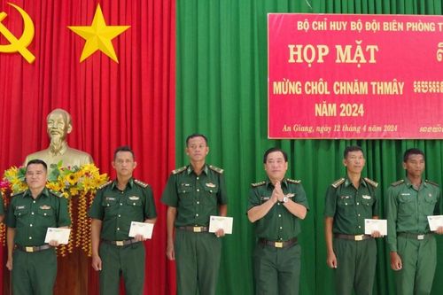 BĐBP An Giang họp mặt cán bộ, chiến sĩ người dân tộc Khmer dịp Tết Chôl Chnăm Thmây