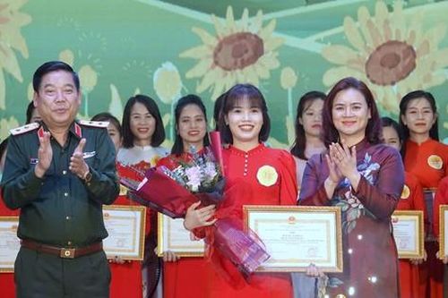 Tổng cục Chính trị vinh danh cô giáo mầm non tiêu biểu trong Quân đội