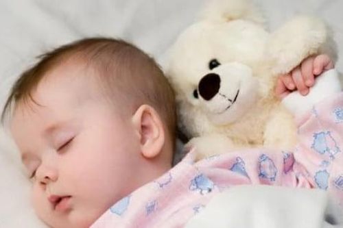 Trẻ sơ sinh ngủ ngáy có phải dấu hiệu bệnh nguy hiểm?
