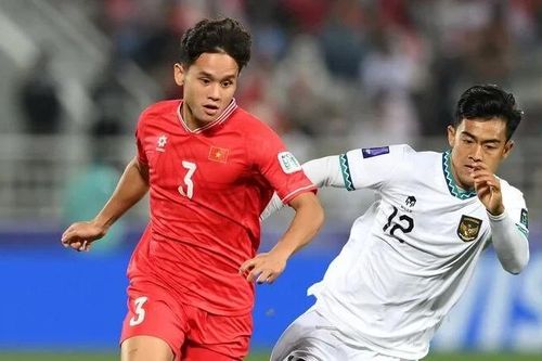 Quan Văn Chuẩn hoàn thành xong án phạt; Chấn thương do va chạm với cầu thủ Indonesia, Minh Trọng có nghỉ hết mùa giải?