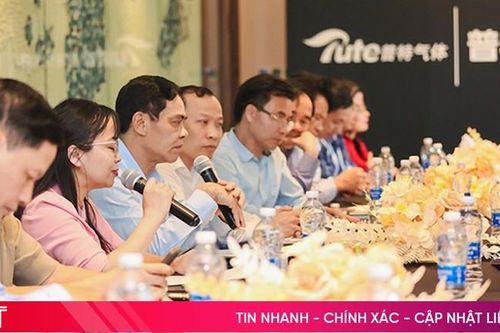 Chủ tịch UBND tỉnh Võ Trọng Hải làm việc với Hiệp hội Khí Công nghiệp Quảng Châu
