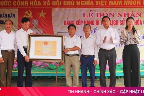 Đón nhận bằng xếp hạng di tích lịch sử - văn hóa cấp tỉnh đền Ngư Ông