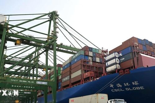 Xuất khẩu và nhập khẩu của Trung Quốc biến động mạnh hơn dự kiến