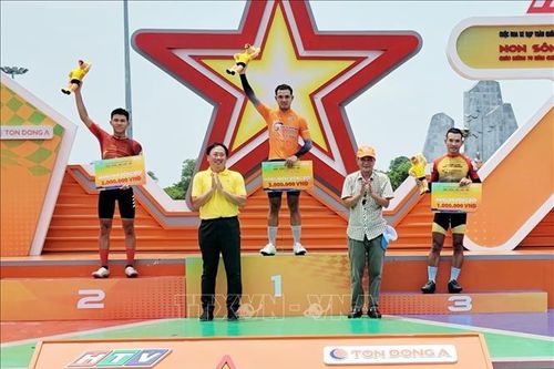 Petr Rikunov về Nhất chặng 9 Cuộc đua xe đạp toàn quốc