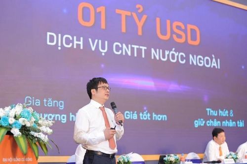 Cổ phiếu tăng 3 phiên liên tiếp nhờ loạt thông tin các 'sếp' FPT khẳng định