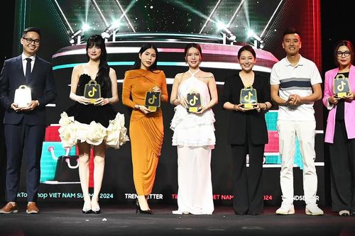 Bí kíp 'chốt đơn ào ào' từ các 'chiến thần' livestream: Hé lộ bí mật bùng nổ doanh thu