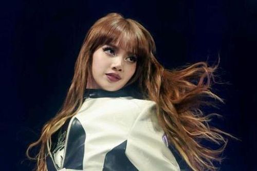 Không phải BLACKPINK, Lisa sẽ diễn một mình tại Coachella?