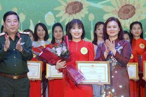 Tổng cục Chính trị khen thưởng các cô giáo mầm non dạy giỏi trong Quân đội