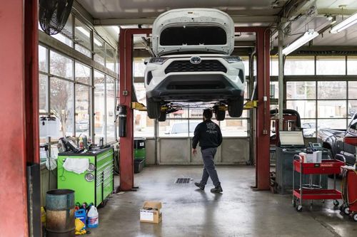 Người tiêu dùng Mỹ 'choáng' khi phí mua bảo hiểm ô tô tăng phi mã
