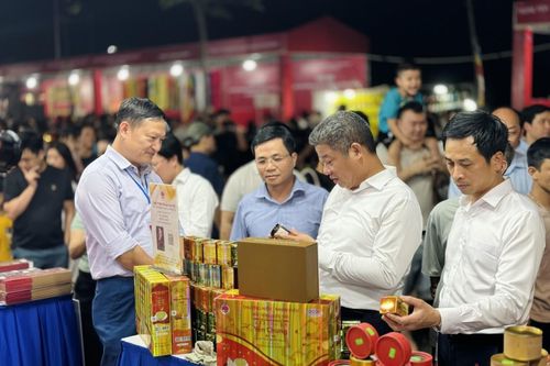 Hội chợ xúc tiến thương mại gắn kết du lịch, quảng bá văn hóa địa phương tại huyện Thạch Thất