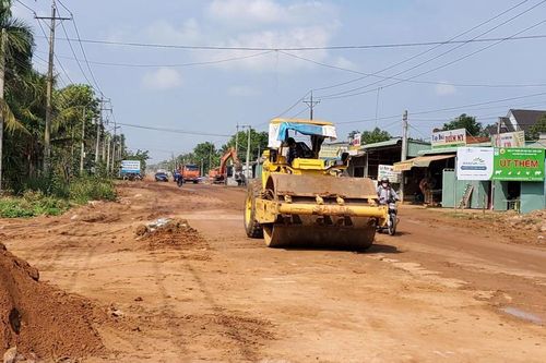 Hà Tĩnh: Phê bình 2 địa phương chậm giải phóng mặt bằng khiến dự án có nguy cơ bị thu hồi