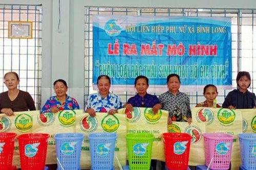 Ra mắt mô hình 'Phân loại rác thải tại nguồn' ở ấp Bình Thuận