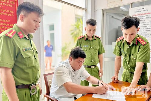 Thông tin chi tiết vụ bắt tạm giam Phó Chủ tịch UBND TP. Long Xuyên