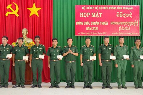 Bộ đội Biên phòng tỉnh An Giang họp mặt cán bộ, chiến sĩ dân tộc thiểu số Khmer