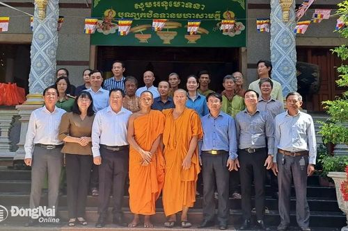 Ban Dân tộc tỉnh chúc Tết Chol Chnam Thmay đồng bào Khmer tại Đồng Nai