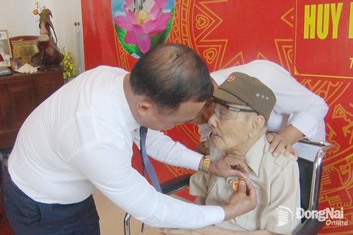 Khắp nơi trong tỉnh ngày 12-4-2024