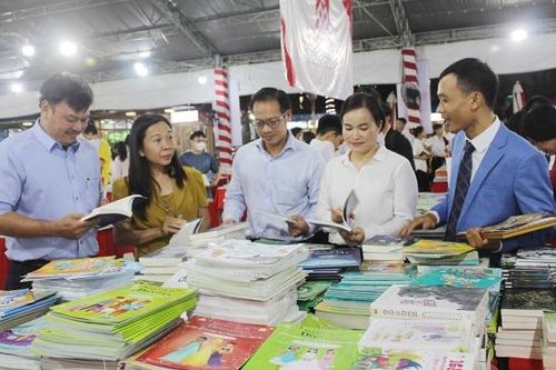 Hội sách xuyên Việt: Lan tỏa tri thức