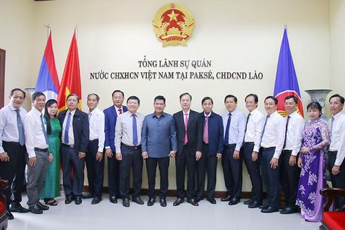 Lãnh đạo tỉnh Đồng Tháp thăm và làm việc với Tổng Lãnh sự quán Việt Nam tại Pakse, tỉnh Champasak