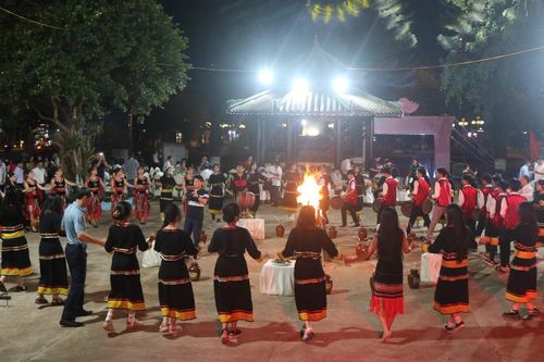 Đặc sắc chương trình giao lưu hội nghị giao ban Đảng ủy khối khu vực miền Trung-Tây Nguyên