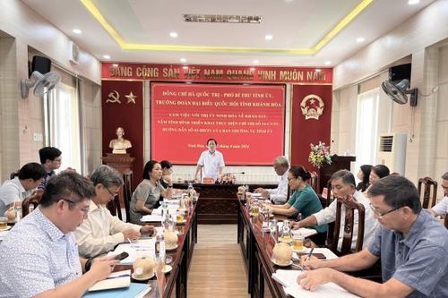 Phó Bí thư Tỉnh ủy Hà Quốc Trị làm việc với Thị ủy Ninh Hòa