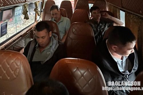 Chưa hình thành thói quen thắt dây an toàn khi đi xe khách