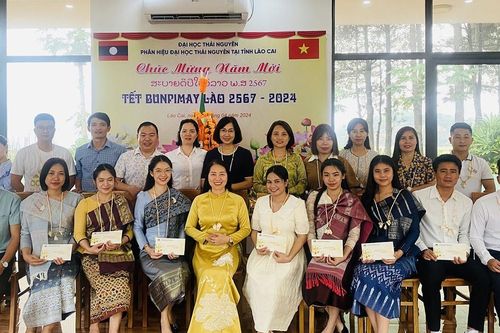 Phân hiệu Đại học Thái Nguyên tại tỉnh Lào Cai tổ chức Tết Bunpimay cho lưu học sinh Lào