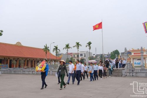 Đảng bộ Báo Kinh tế và Đô thị tổ chức sinh hoạt chuyên đề tại Thái Nguyên