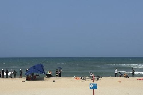 Hai anh em ruột mất tích khi đang tắm biển Đà Nẵng