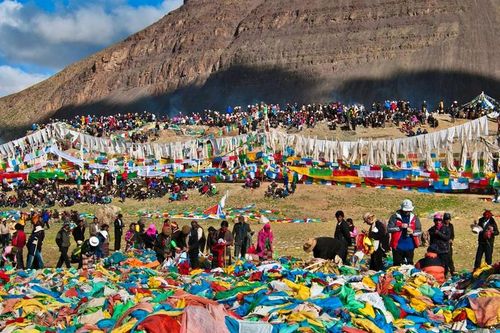 Du lịch Tây Tạng mùa xuân 2024: Các tour hướng tới núi thiêng Kailash 'hot' trở lại