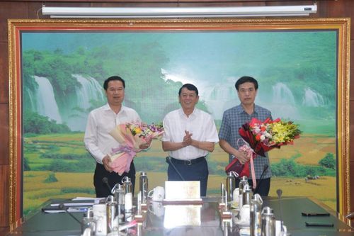 Bàn giao, tiếp nhận Ban Quản lý Khu du lịch thác Bản Giốc trực thuộc Sở Văn hóa, Thể thao và Du lịch