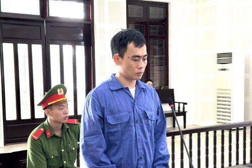 Bênh vực con trai, người đàn ông phạm tội giết người